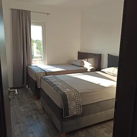 Luna بيوغْغاد نا موغو