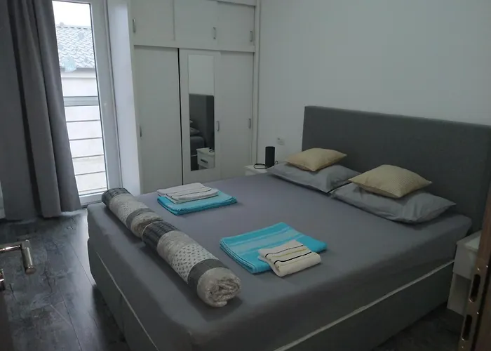 Luna Биоград-на-Мору