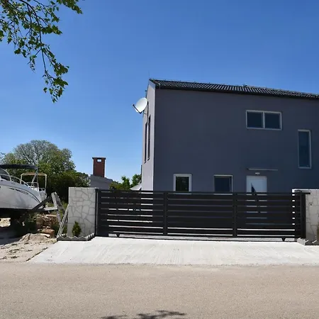 Luna Villa