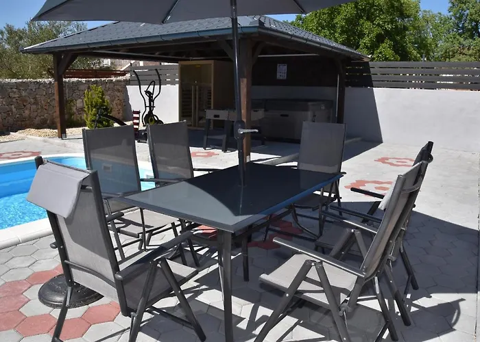 Luna * Biograd Na Moru